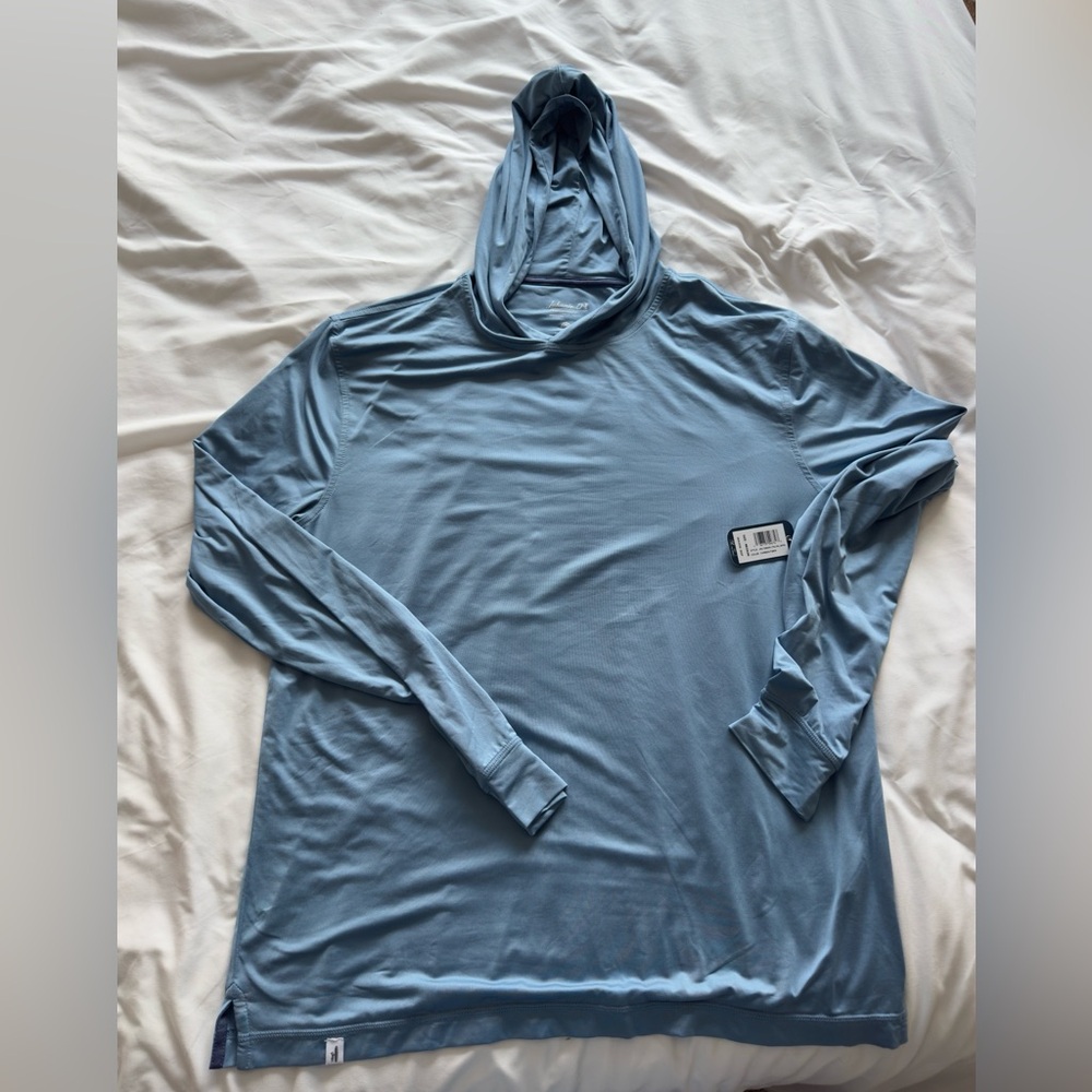 Johnnie-o Talon Hoodie. Size Medium. New with Tags. Featherweight. Carbon fiber.